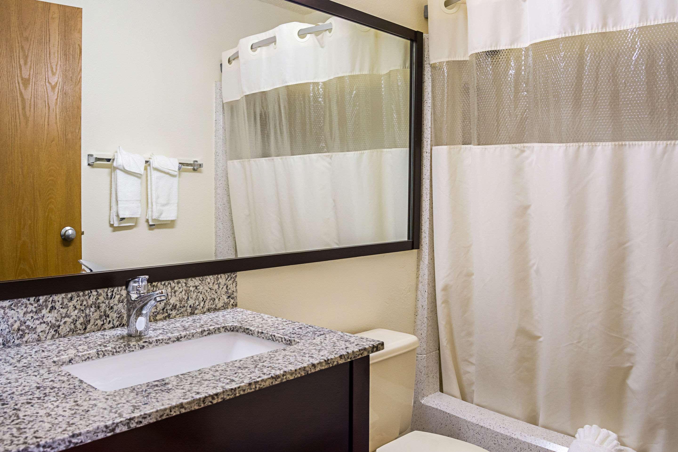 Quality Inn & Suites Clackamas - Portland Екстер'єр фото