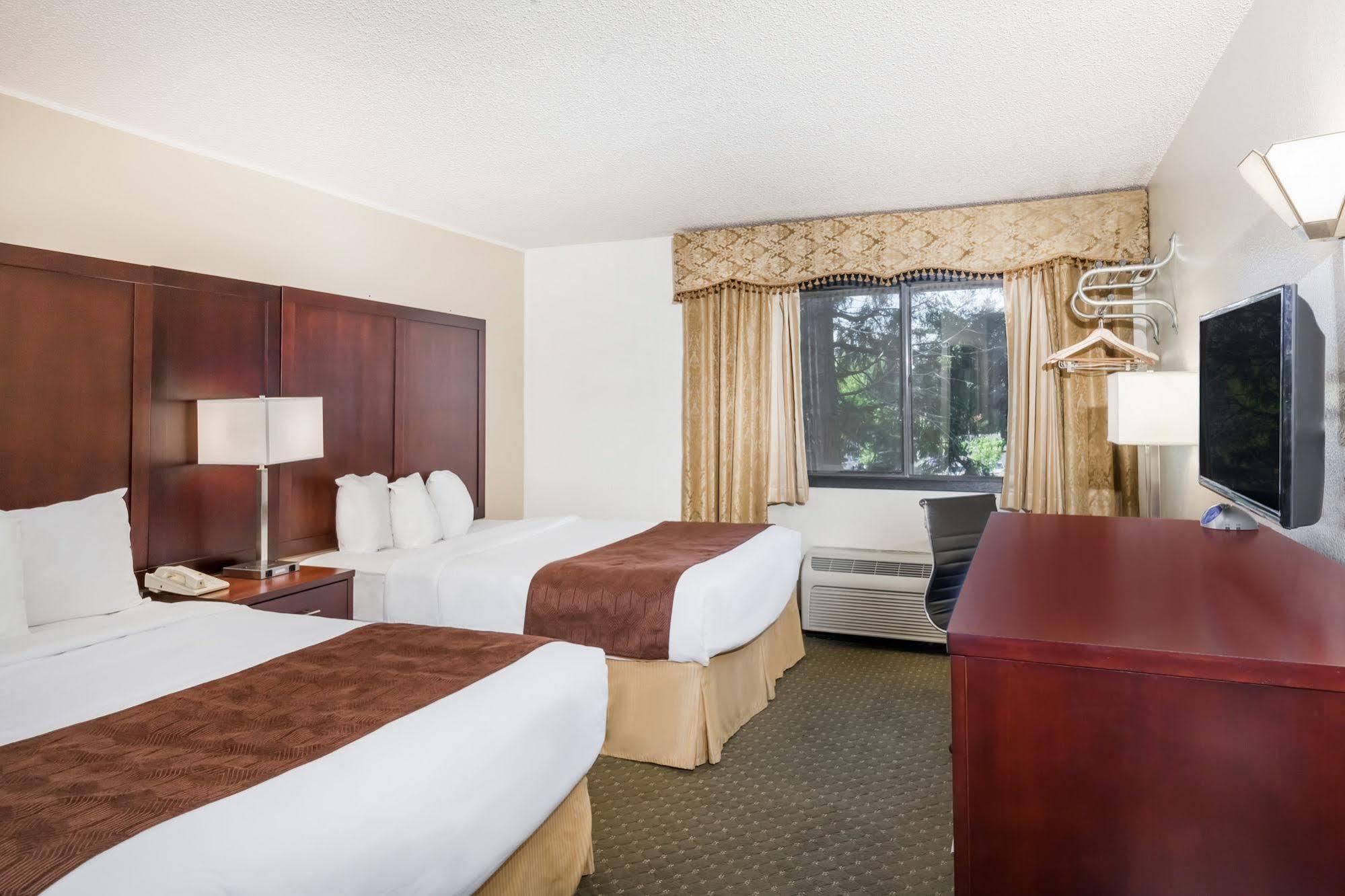 Quality Inn & Suites Clackamas - Portland Екстер'єр фото