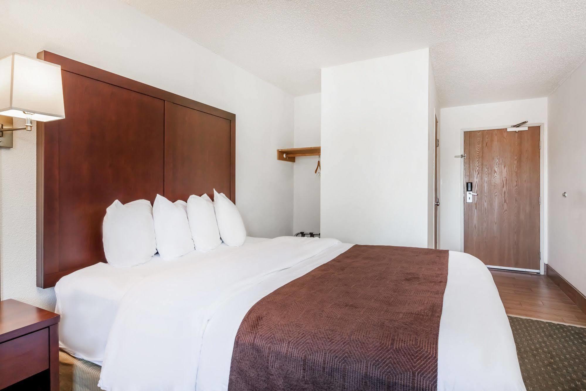 Quality Inn & Suites Clackamas - Portland Екстер'єр фото