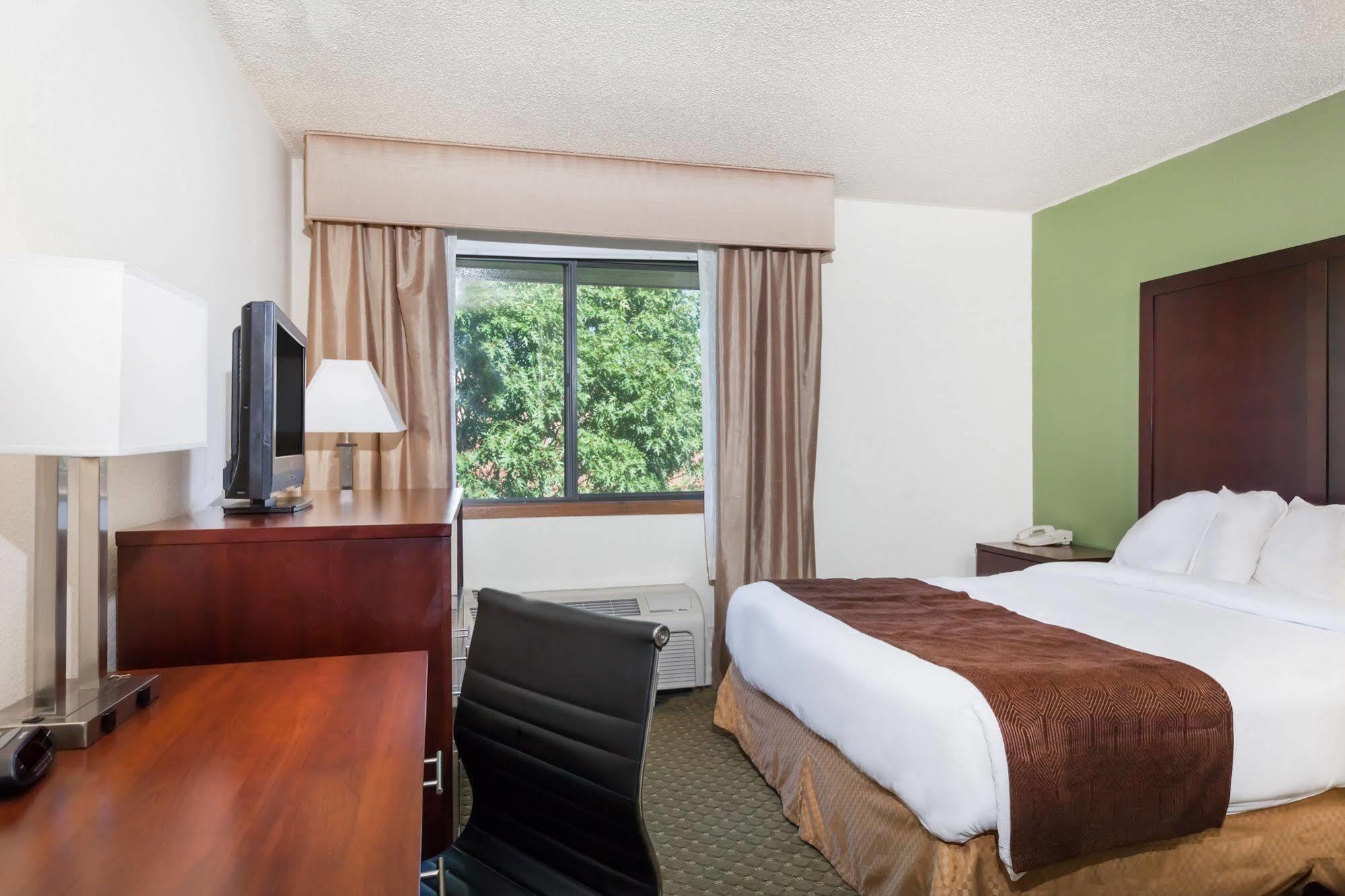 Quality Inn & Suites Clackamas - Portland Екстер'єр фото